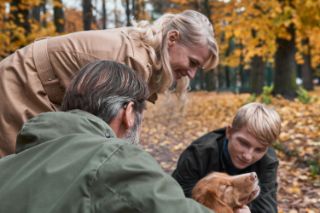 Personas en el bosque